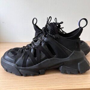 MCQ Alexander McQueen Orbyt Descender 2.0 Sneaker Black, size 37